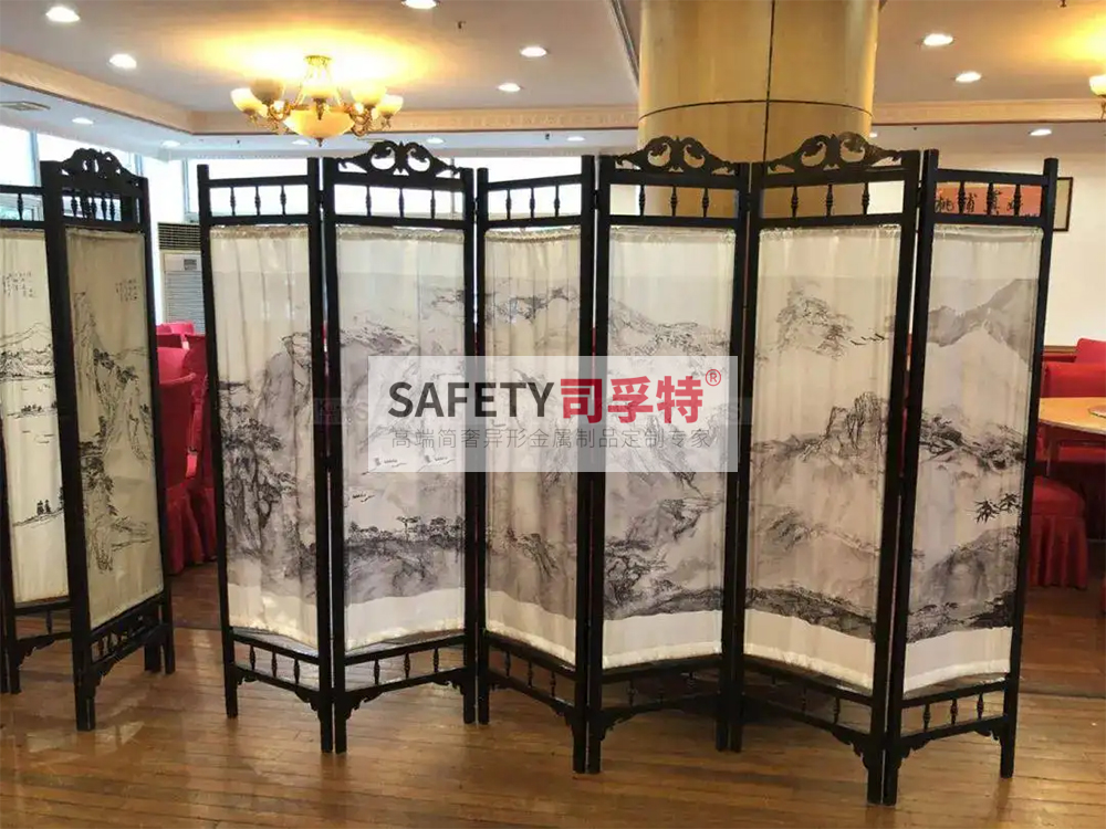 金屬屏風(fēng)有哪些種類？什么材質(zhì)的金屬屏風(fēng)好？[司孚特金屬屏風(fēng)](圖1)
